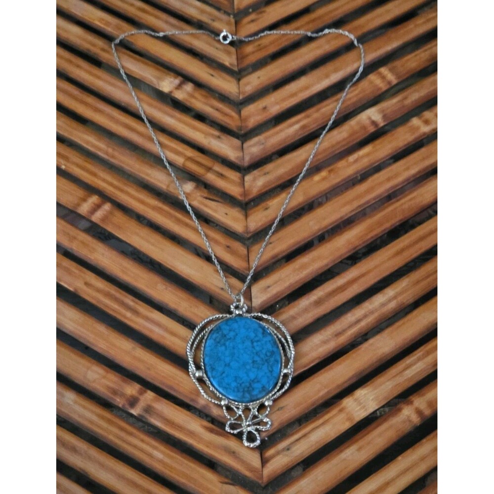 Vintage Silver Tone Oval Faux Turquoise Pendant Necklace Openwork Border